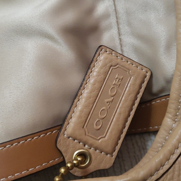 Coach New Pebble Hobo Tan Color Handbag + Wallet 🥳 - Picture 8 of 17